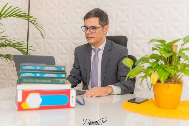 Dr. José Estevam